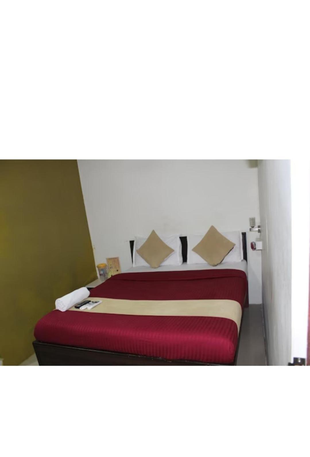 Hotel Saffron Inn Βομβάη Εξωτερικό φωτογραφία